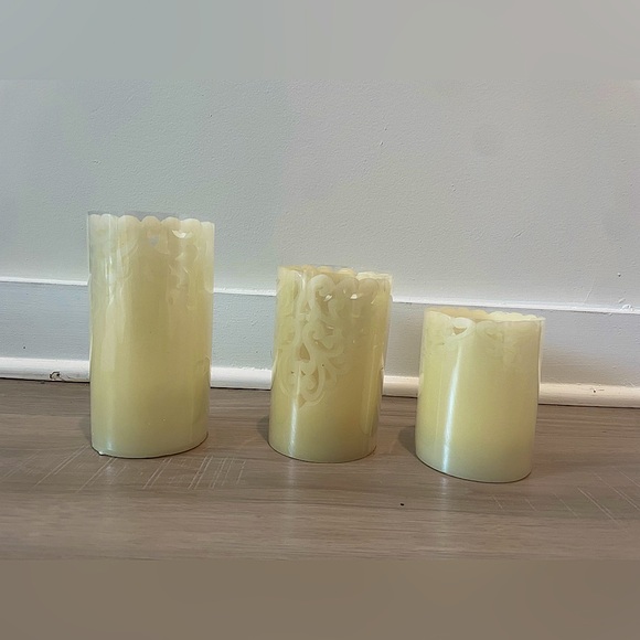 Lavish Home 3 piece LED candles with remote control. - Picture 1 of 3